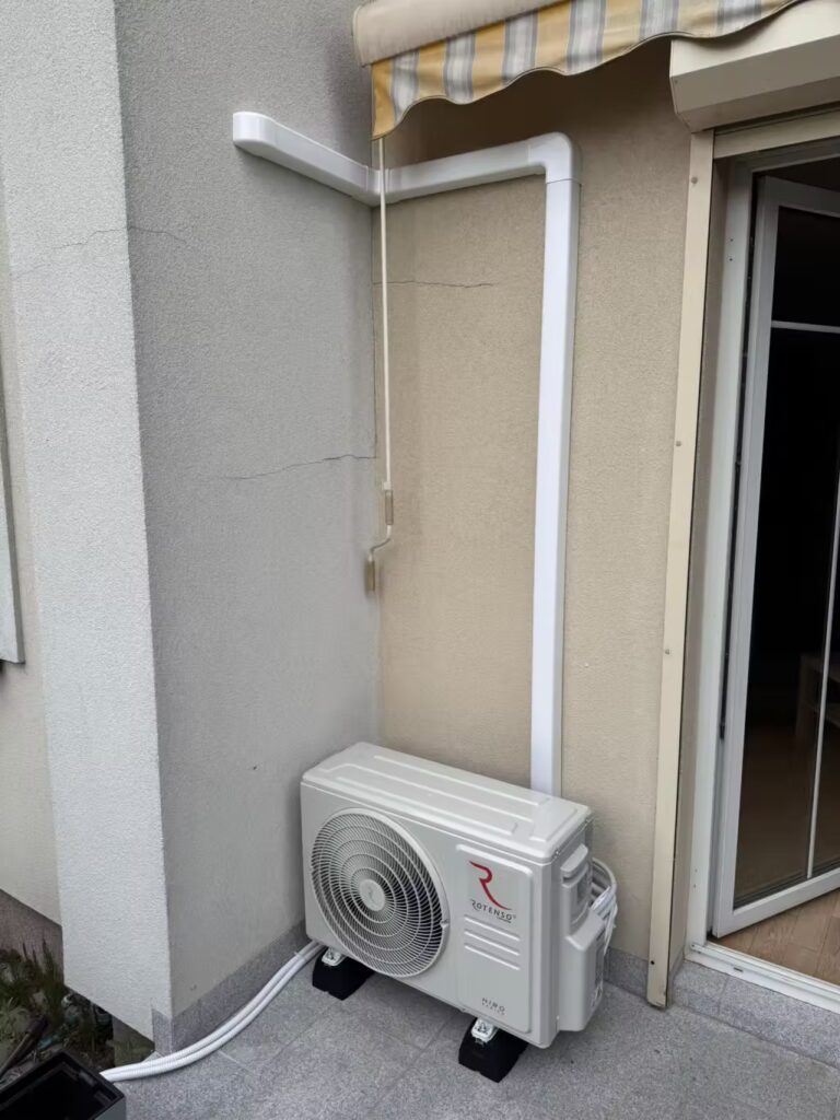Schludny montaż klimatyzacji typu multisplit pod dwie Ukury
