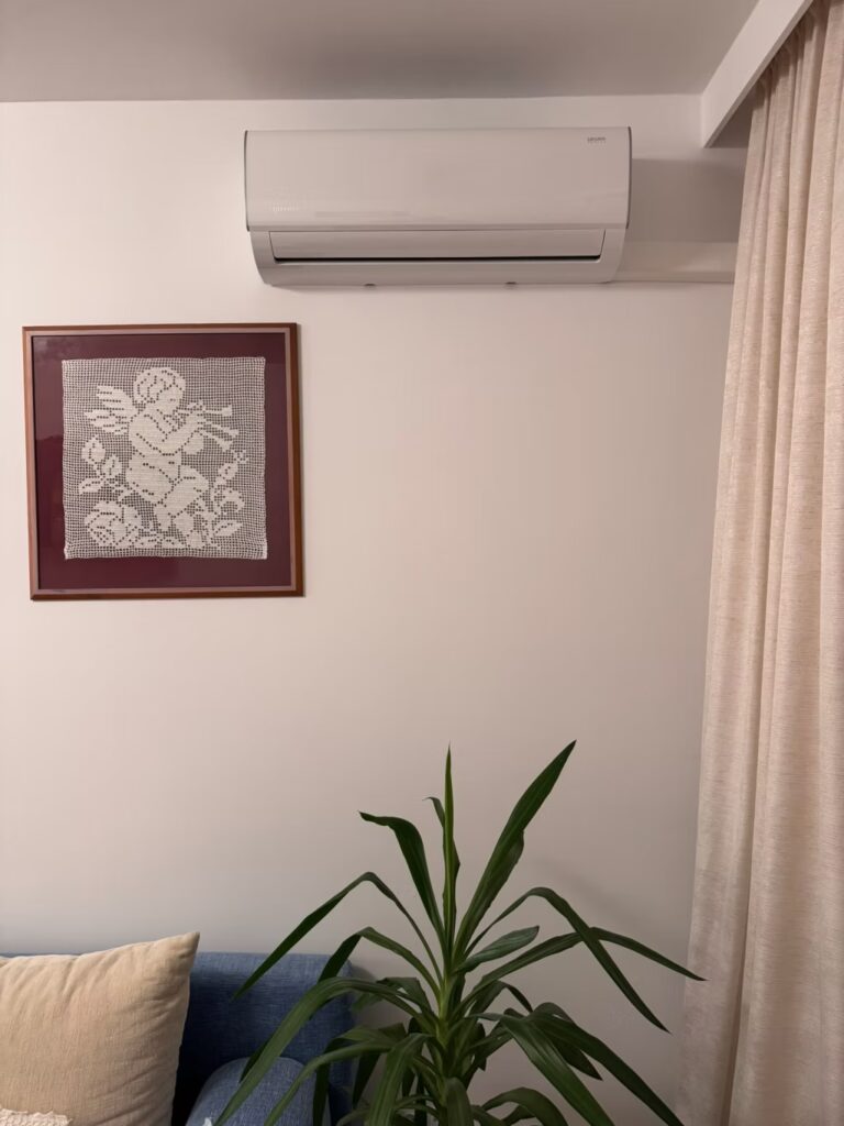 Klimatyzacji Split marki Rotenso z wyjściem bocznym