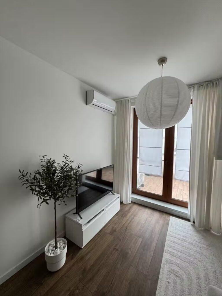 Ukura 3,5kW w jasnym salonie